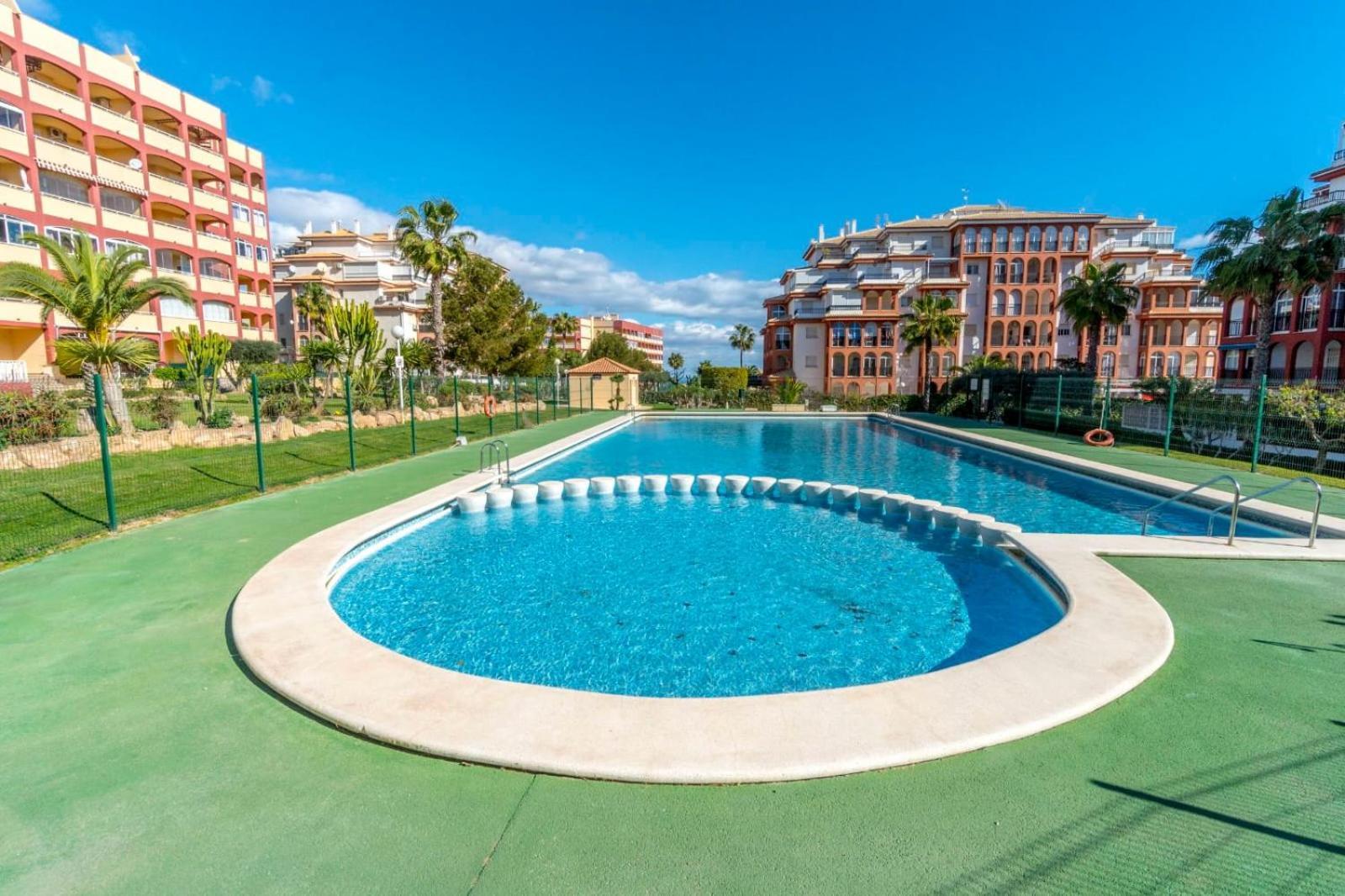 Nice Modern 2 Bed Apartment In Torrievieja Torrevieja Exterior photo